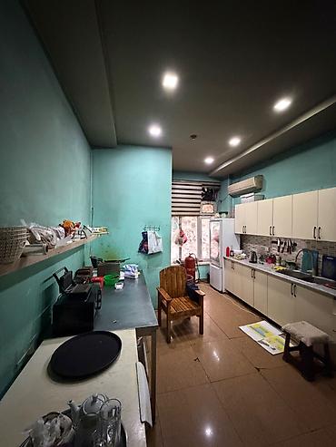 Digər restoran, kafe avadanlığı: 14 ədəd taxta masa * Hər masanın yanında 4 ədəd taxta stul — — 3