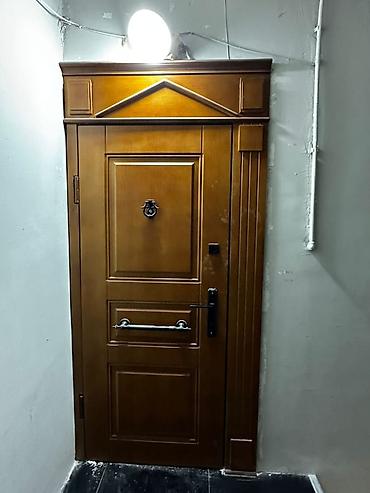 ofis əşyaları: Klassik dizaynlı giriş qapısı - Material: Metal əsaslı, taxta — 1