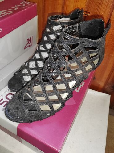 deichmann zenske sandale na stiklu: Sandals, 39