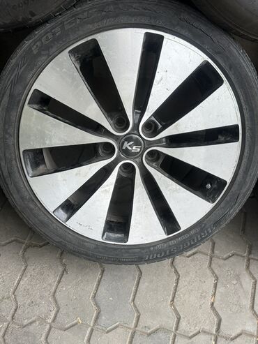 Аксессуары и тюнинг: Колесо Kia <130 / 45 / R 18, 5 Болтов