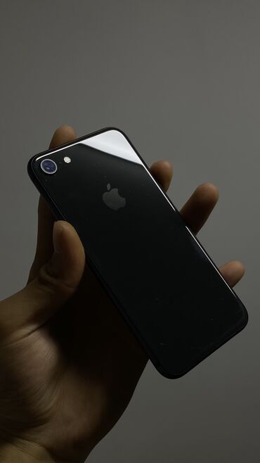 Apple iPhone: IPhone 8, Б/у, 64 ГБ, Jet Black, Зарядное устройство, Защитное стекло, Чехол, 100 %