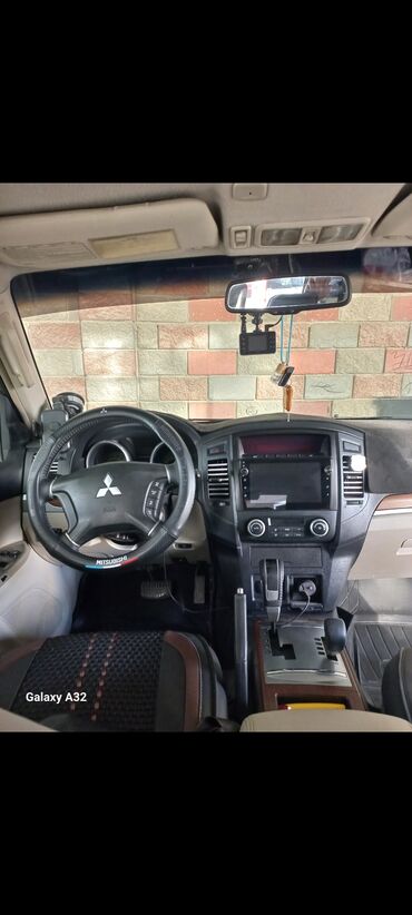 Mitsubishi: Mitsubishi Pajero: 2008 г., 3 л, Автомат, Бензин, Внедорожник — 20
