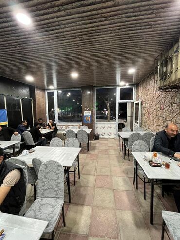 Kommersiya daşınmaz əmlakının satışı: Sumqayit seheri 8 ci mikrayon baki kucesi tam tam tam yol kenari 280 — 18