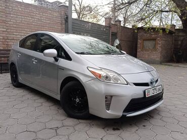 Toyota Prius: 2013 г., 1.8 л, Автомат, Гибрид, Хэтчбэк
