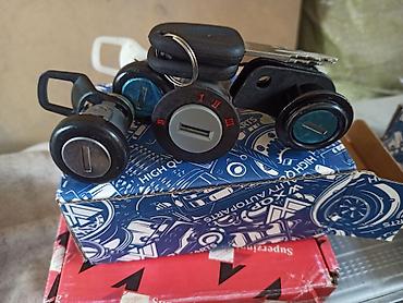 Другие автозапчасти: Продаю подушки двигателя Мерседес 211 .3000 сом .пара. поворотник — 16