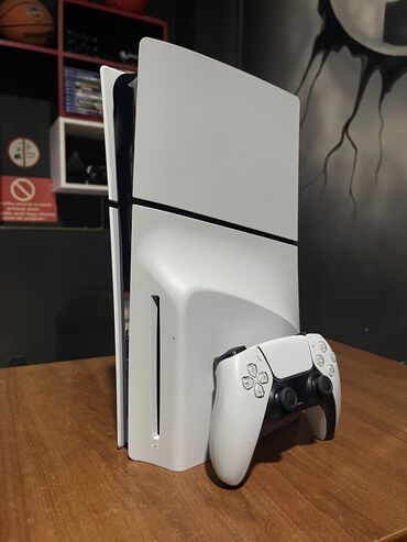 playstation oyun yazilmasi: Ps 5 Slim Yaddasında 5 eded unversal Oyun Var ustunde 1 eded Natura