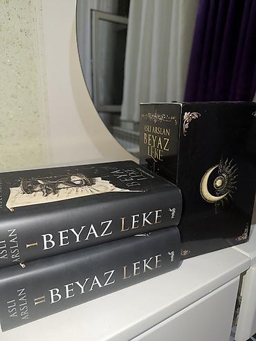 Другие книги и журналы: Beyaz leke-Aslı Arslan.Qutulu set.İki kitabı da mövcuddur.İçinde — 1