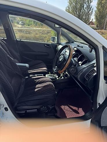 фит красный: Honda Fit: 2002 г., 1.3 л, Хэтчбэк — 2