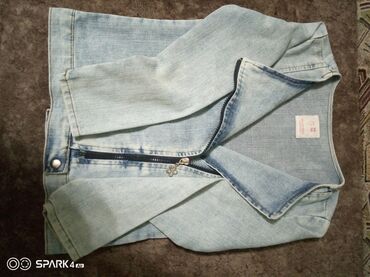 Детский мир: Продаю джинсы куртку высокого качества из Москвы для возвроста 7-8