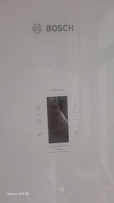 Soyuducular: Bosch ikiqapılı soyuducu (aşağıda dondurucu), ağ şüşə ön panel ilə — 4