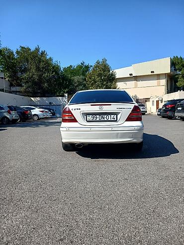 Mercedes-Benz C 230: 2.3 l | 2005 il Sedan — 2