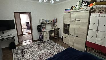 Продажа коттеджей и домов: Продается дом в городе Балыкчы с двором и хозяйственными постройками — 12