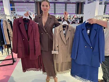 Брючные костюмы: Женская одежда — подборка моделей 1) Классический костюм-тройка — 12