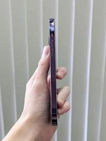 Apple iPhone: Apple iPhone (serija Pro) – 6,1– ekran, tamno ljubičasta/siva boja — 9