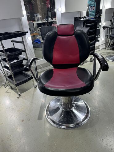 кожанное кресло: Срочно парикмахерская универсальная кресло сатылат. Состояние жакшы
