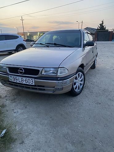 Opel: Opel Astra: 1.6 l | 1996 il Hetçbek — 1