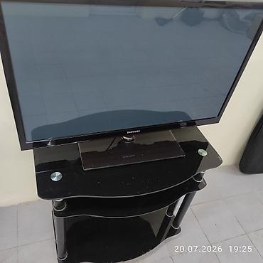 телевизор 37: Телевизор Samsung с подставкой - Диагональ экрана: примерно 43" — 2