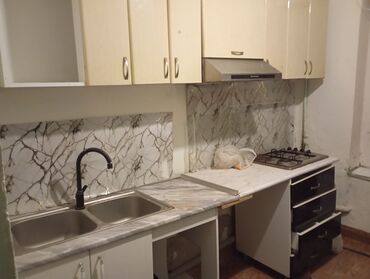 Otaqların uzunmüddətli kirayəsi: Kirayə verilən sadə, mebellə təchiz olunmuş otaq. Xüsusiyyətlər: - 2 — 6