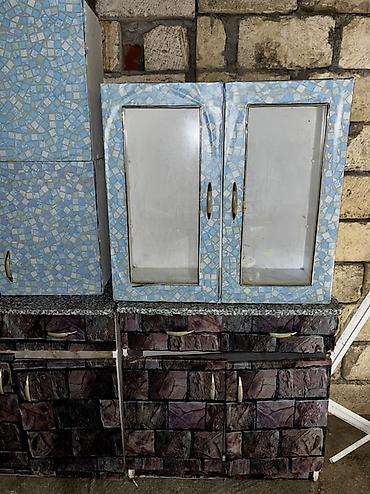 ara kesme perde: Mətbəx dolabı dəsti - Komplekt: 2 ədəd üst asma dolab (birində şüşəli — 3