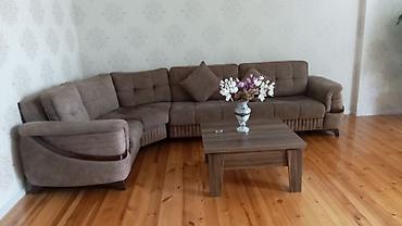 Digər mebel: F99Divan satılır jurnalni ilə birlikdə 400₼. açılır bazası var.Ünvan — 1