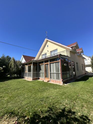 Продажа домов: Коттедж, 180 м², 5 комнат, Риэлтор, Косметический ремонт