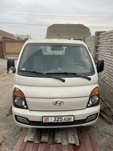 экскаваторы вольво: Жеңил жүк ташуучу унаа, Hyundai, Стандарт, Колдонулган