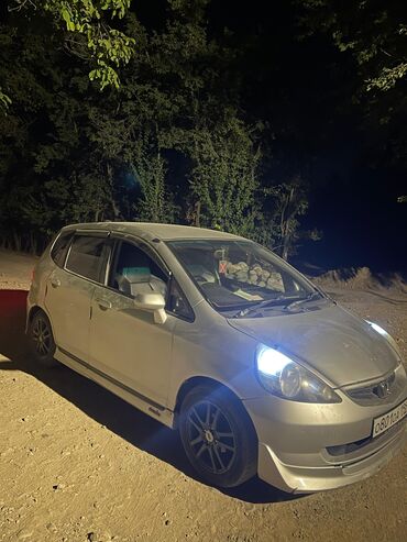 домик вагон: Honda Fit: 2002 г., 1.3 л, Автомат, Бензин, Хэтчбэк