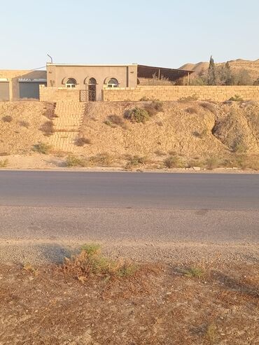 Kommersiya daşınmaz əmlakının satışı: İpək yolunun tam kənarında yerləşən obyekt satılır. Xüsusiyyətlər: - — 10