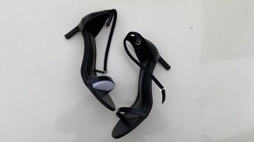 женские сапошки: Туфли 37, цвет - Черный