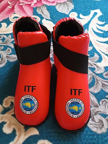 спартивная обувь: Тхэквондо-боты (футы) ITF, красные. Новый. Размер М подойдёт для 41-43 — 1
