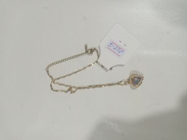 Bijuteriya dəstləri: Zərgərlik dəsti – qızılı rəng aksesuarlar Tərkib: - Boyunbağı 1: incə — 11