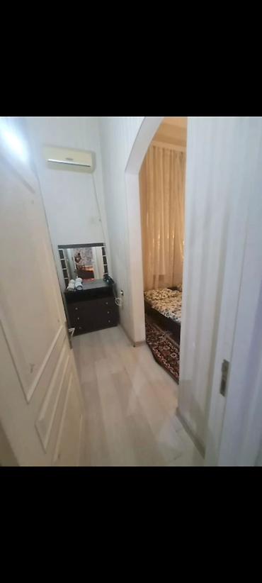Mənzillər: 3 otaqlı — 8