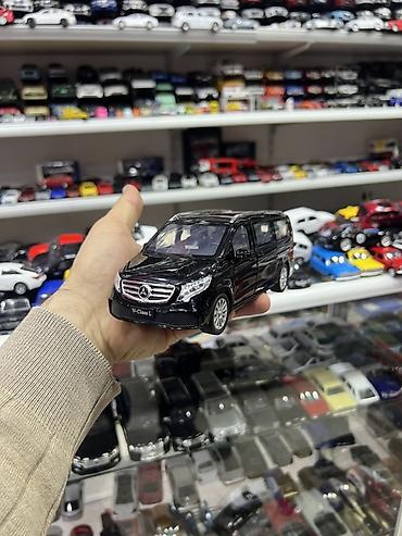 Mercedes‑Benz V‑Class L V260L metal kolleksiya modeli - Miqyas
