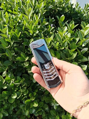 telefon akse: Vertu Signature Touch, 4 GB, rəng - Gümüşü, Zəmanət, Düyməli