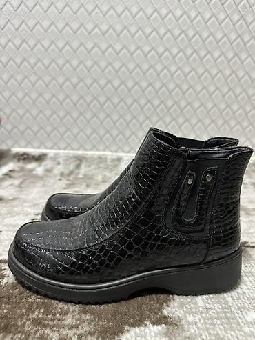 Krasofkalar və idman ayaqqabıları: Maştağadadır Çox az istifadə olunub İçində tam təzəsi də var — 18