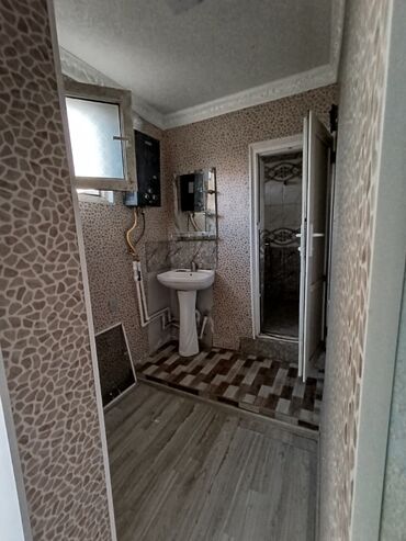 Anbar və emalatxanalar: Obyekt: Kiçik həyət sahəsi və köməkçi tikili Təsvir: - Dəmir qapılı — 5