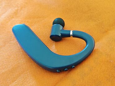 Slušalice: Prodajem bežičnie Bluetooth slušalice sa kućištima. 1) Bela TWS — 17