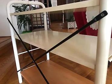 Police: Metalna polica sa tri nivoa - Konstrukcija: cevasti metalni ram bele — 2