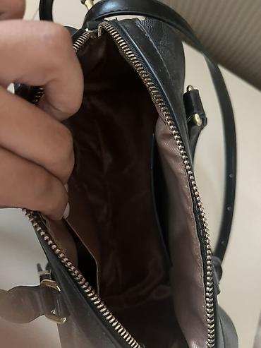 Çantalar: Coach kiçik ölçülü çanta – qara rəng, monoqramlı teksturalı örtük - — 2