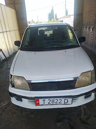 жел кайык: Daihatsu Pyzar: 2000 г., 1.6 л, Кол менен иштөөчү, Бензин, Универсал — 1