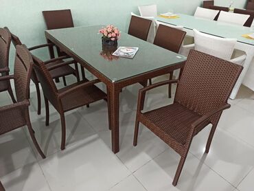 sederek stullar: Квадратный стол, 10 стульев, Со стульями, Плетеный