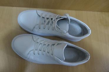 bata baletanke: PAZARI muske patike br 44 samo probane, potpuno nove, materijal cista — 3