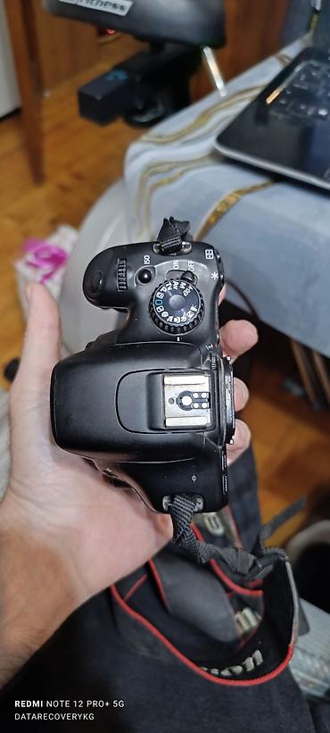Фотоаппараты: Canon EOS 550D, тушка, батарейка, зарядник — 4