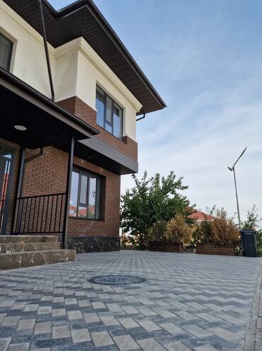 продаю гостиничный дом тип бишкеке: 300 м², 6 комнат, Евроремонт, Кондиционер, Забор, огорожен