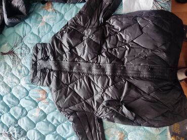 оптом куртки: Продаю оптом зимние куртки есть 150 шт