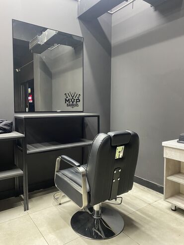 мебель для маникюра: Сдается кресло в аренду MVP Barbers ПОЖАЛУЙСТА ЗВОНИТЕ НА НОМЕР