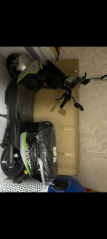 elektrik skuterlər: Moped sàtilir ĥer ikisi ayri ayriliqda sürülmeyib saĺafandır Magazada — 2
