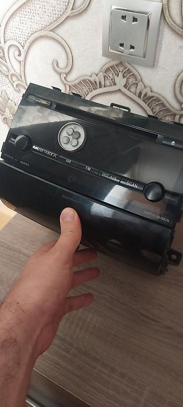 Toyota prius zavod maqnitafonu. orijinal və ön panel bloku (altlığı