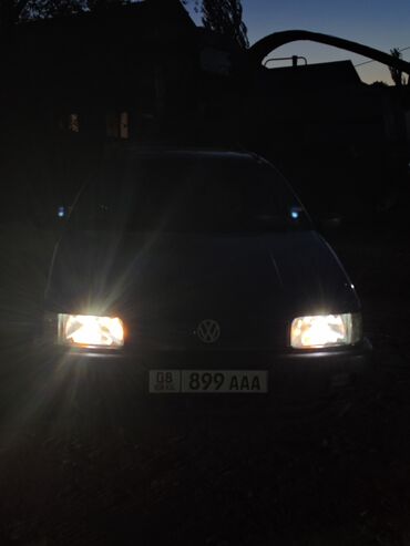 кузов на пассат б3: Автомобиль Volkswagen Passat B3, модель 1993 года, с включенными