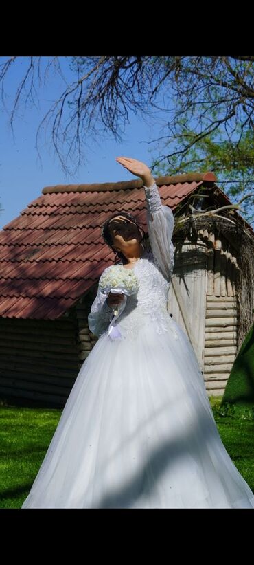 Свадебные платья: Срочно продаю свадебные платья
